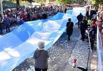 Llaryora encabezará el acto del 25 de Mayo en Villa Nueva