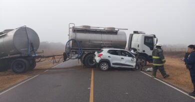 Trágico accidente: una mujer perdió la vida tras impactar contra un camión cisterna Trágico accidente: una mujer perdió la vida tras impactar contra un camión cisterna