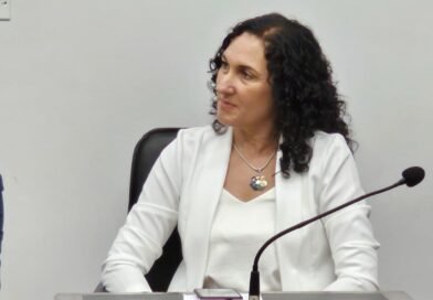 Natalia González votó en contra de la prórroga de los mandatos de los centros vecinales