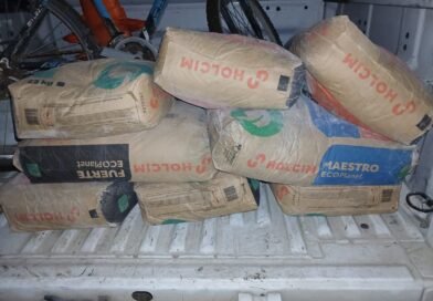 Plan de albañil frustrado: lo agarraron con ocho bolsas de cemento