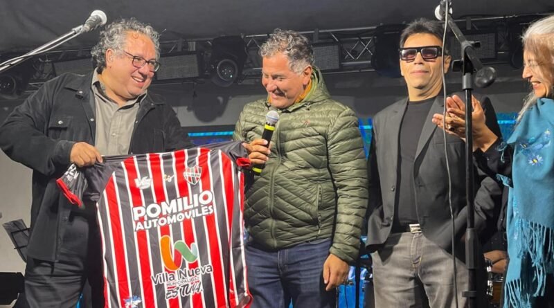 El Club Alem inició sus festejos por el centenario con una gran peña folklórica