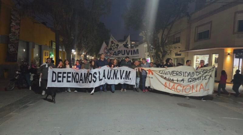Con una importante convocatoria, Villa María se sumó a la Marcha Federal Universitaria