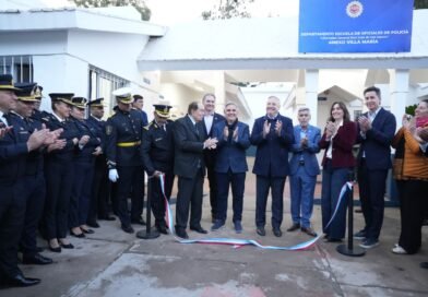 Llaryora inauguró la Escuela de Oficiales