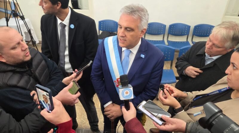 Zona fría: Llaryora reclamó apoyo de los senadores