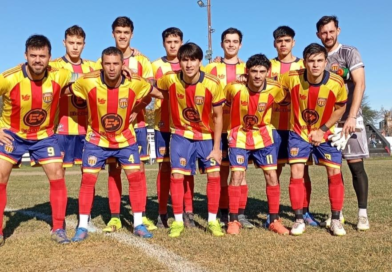 Universitario sigue firme en la cima y Española sueña