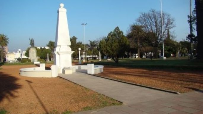 La ciudad celebrará el 216º aniversario de la Revolución de Mayo en Plaza Independencia