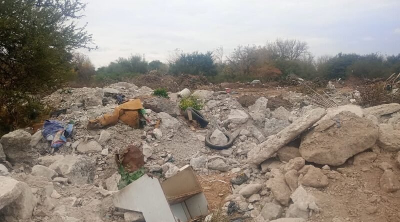 Denuncian un grave foco de contaminación en la ribera del Ctalamochita