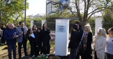 Inauguraron la escultura “Neurósfera” en homenaje al legado educativo de  Sobral