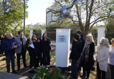 Inauguraron la escultura “Neurósfera” en homenaje al legado educativo de  Sobral