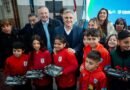Llaryora entregó 410 netbooks en el IPET 49