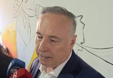 Un tirón de orejas: Accastello les pidió tres veces a sus funcionarios que «salgan del escritorio»