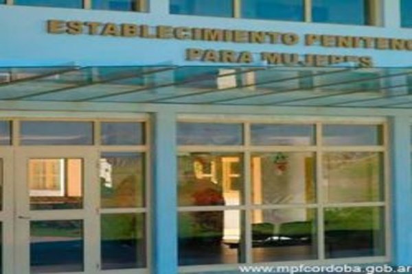 Once agentes penitenciarias irán a juicio por presuntos maltratos