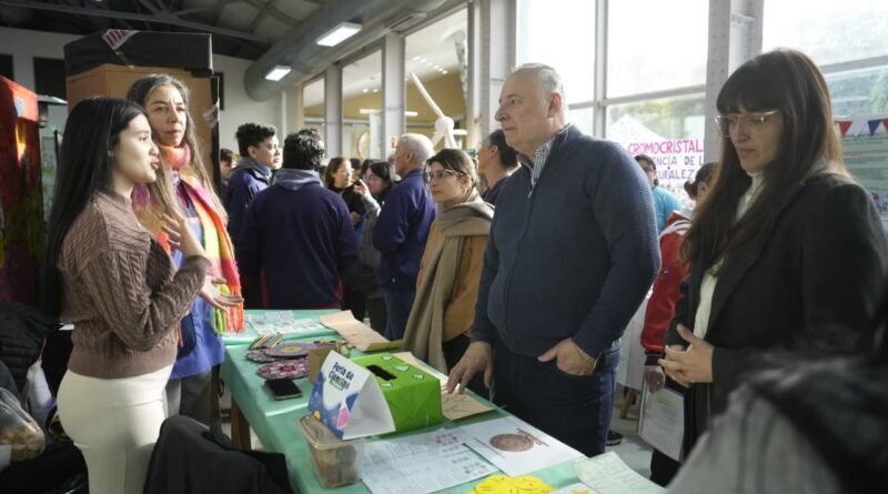 Se realizó la primera Feria de Ciencias y anunció Olimpiadas Educativas