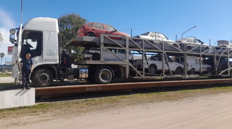 Compactarán 90 vehículos abandonados