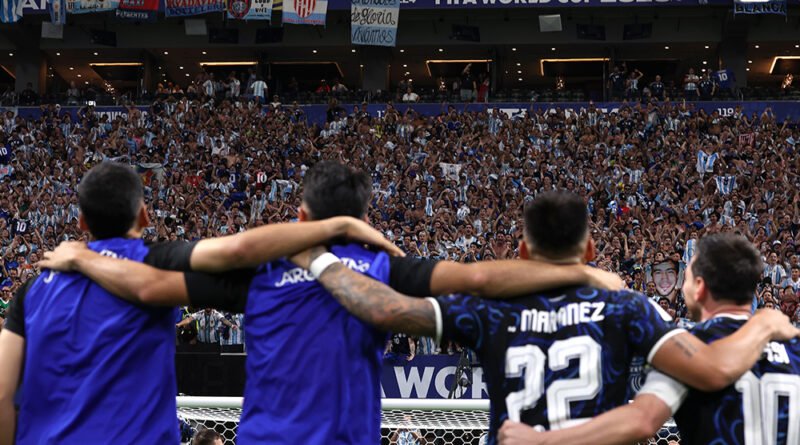 Argentina dio vuelta el partido ante Inglaterra y jugará la final del Mundial frente a España