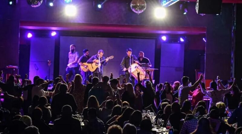 Gran Peña Los Mosquera: una noche de folklore, música y encuentro en Villa Nueva