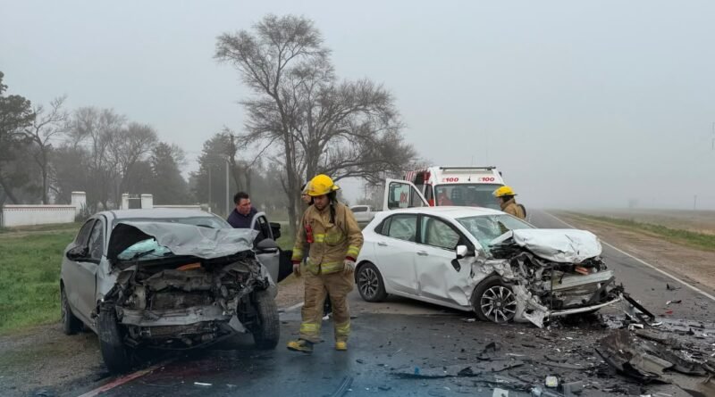 Grave choque frontal sobre la Ruta 2: dos personas resultaron heridas
