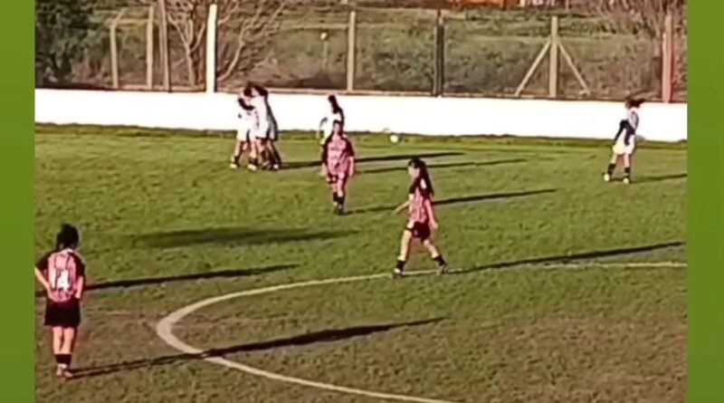 Universitario avanzó a la segunda ronda del Regional Federal Amateur Femenino
