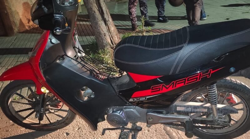 Intentó robar una moto, escapó a pie y terminó detenido en pleno centro