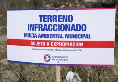 Terrenos baldíos: el Municipio coloca carteles y advierte sobre multas y expropiación