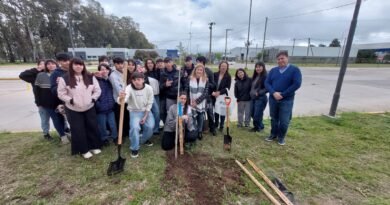Estudiantes del IPEM 147 visitaron el Parque Industrial y participaron de una jornada ambiental